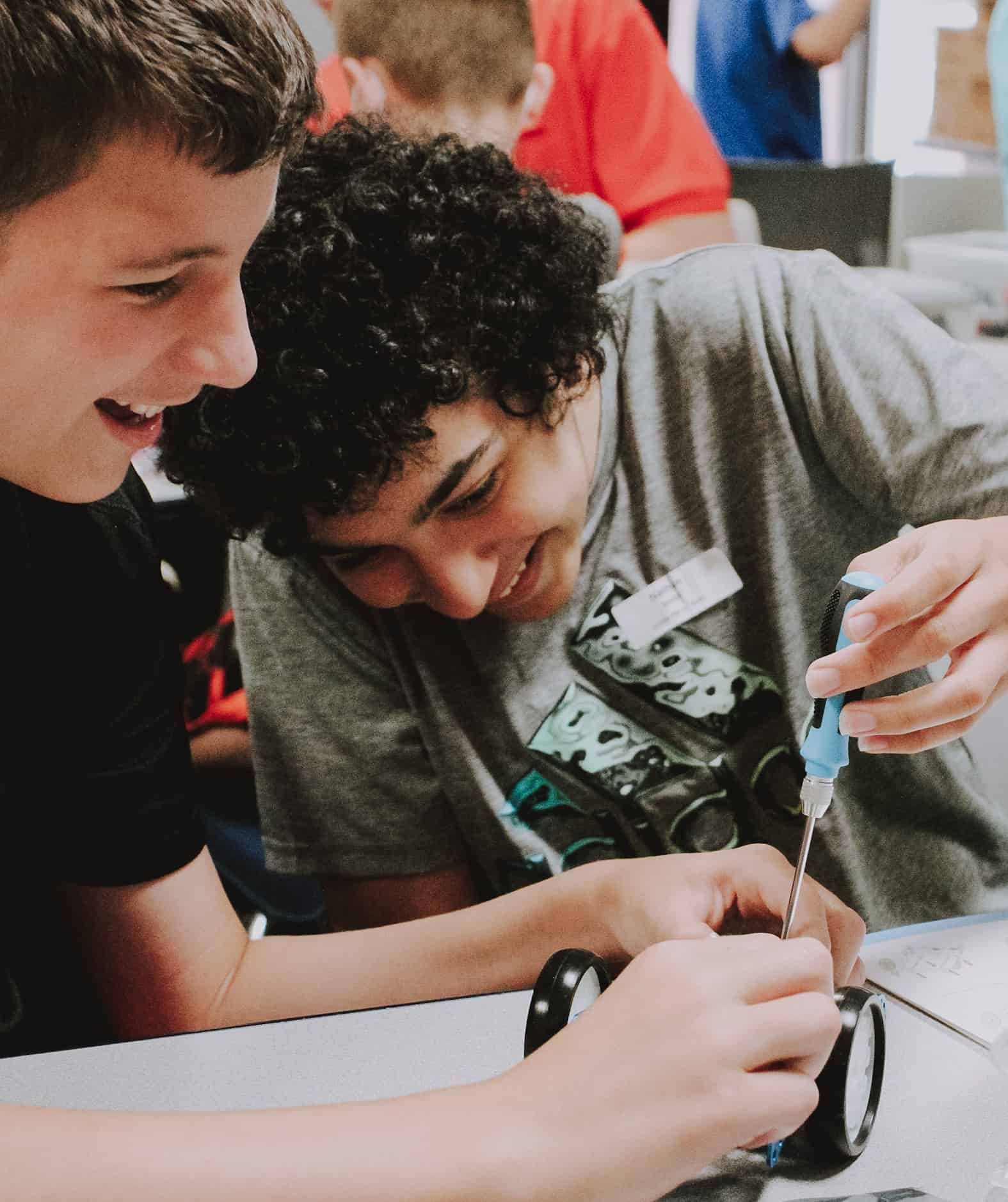 Read more about the article Sr. LEGO® Robot Engineering Camp for ages 9 to 14 | Full Day | Powell East Community Room